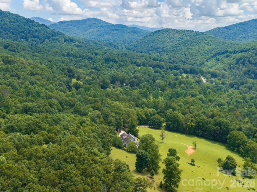 24 Nesbitts Olde Farm Road, Fairview, NC 28730.  MLS# CAR4367804, YatesRealty ID 44051. 