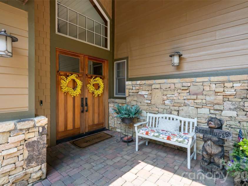 8 Points West Drive, Asheville, NC 28804.  MLS# CAR4413543, YatesRealty ID 44053. 