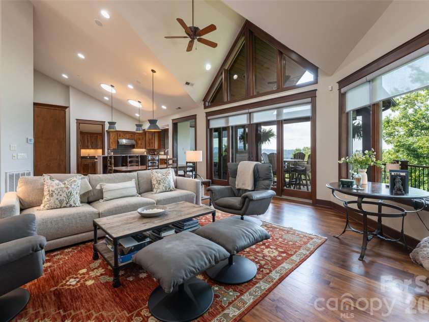 8 Points West Drive, Asheville, NC 28804.  MLS# CAR4413543, YatesRealty ID 44053. 