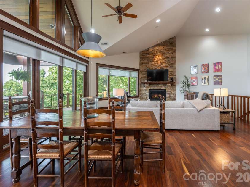 8 Points West Drive, Asheville, NC 28804.  MLS# CAR4413543, YatesRealty ID 44053. 