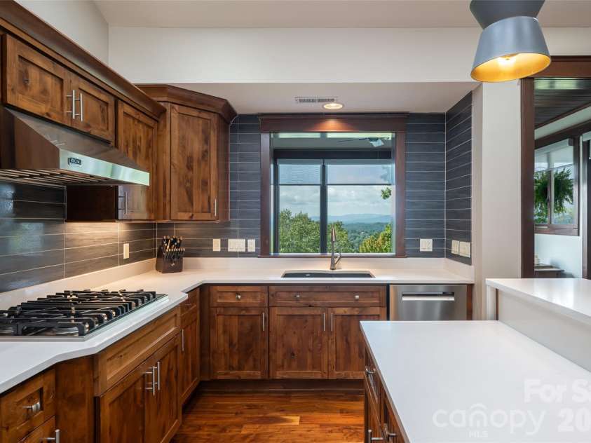8 Points West Drive, Asheville, NC 28804.  MLS# CAR4413543, YatesRealty ID 44053. 
