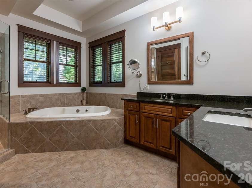 8 Points West Drive, Asheville, NC 28804.  MLS# CAR4413543, YatesRealty ID 44053. 