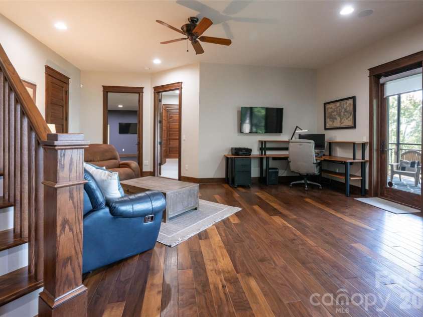 8 Points West Drive, Asheville, NC 28804.  MLS# CAR4413543, YatesRealty ID 44053. 