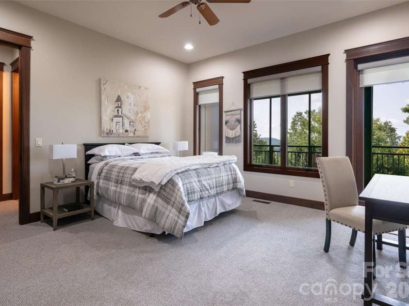 8 Points West Drive, Asheville, NC 28804.  MLS# CAR4413543, YatesRealty ID 44053. 