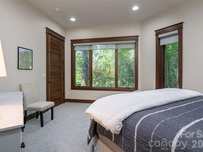 8 Points West Drive, Asheville, NC 28804.  MLS# CAR4413543, YatesRealty ID 44053. 