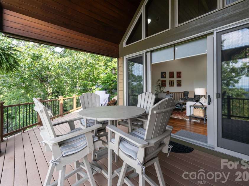 8 Points West Drive, Asheville, NC 28804.  MLS# CAR4413543, YatesRealty ID 44053. 