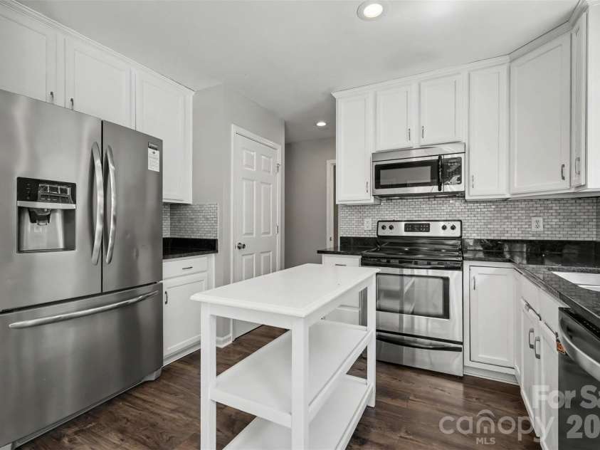 7674 Black Hawk Lane, Tega Cay, SC 29708.  MLS# CAR4413470, YatesRealty ID 44054. 