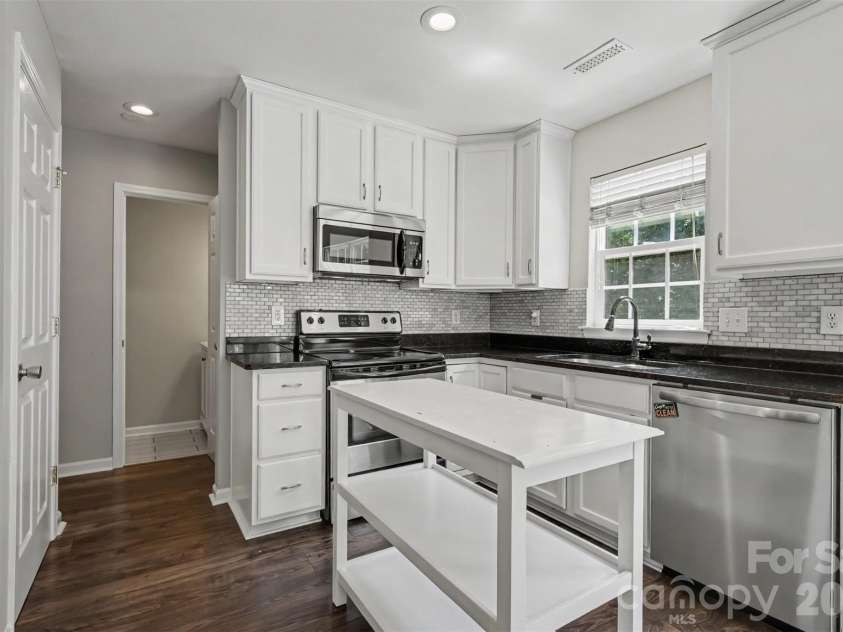 7674 Black Hawk Lane, Tega Cay, SC 29708.  MLS# CAR4413470, YatesRealty ID 44054. 