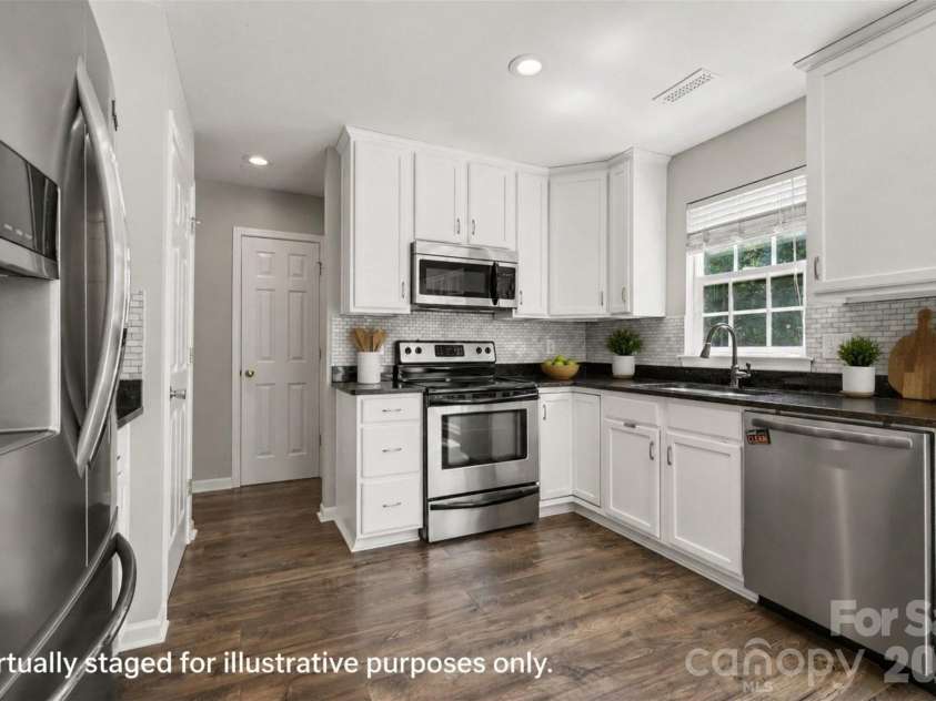 7674 Black Hawk Lane, Tega Cay, SC 29708.  MLS# CAR4413470, YatesRealty ID 44054. 