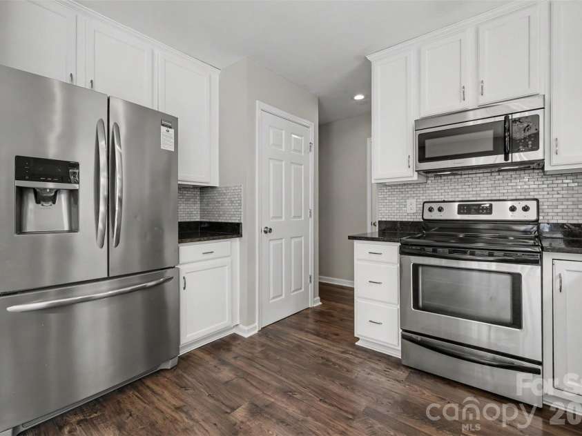 7674 Black Hawk Lane, Tega Cay, SC 29708.  MLS# CAR4413470, YatesRealty ID 44054. 