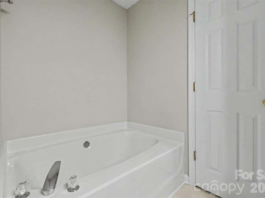 7674 Black Hawk Lane, Tega Cay, SC 29708.  MLS# CAR4413470, YatesRealty ID 44054. 