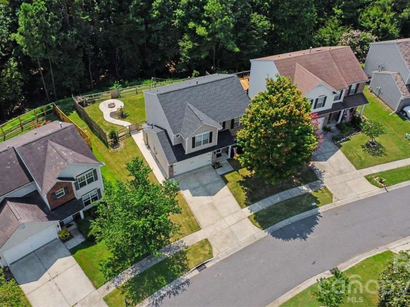 7674 Black Hawk Lane, Tega Cay, SC 29708.  MLS# CAR4413470, YatesRealty ID 44054. 