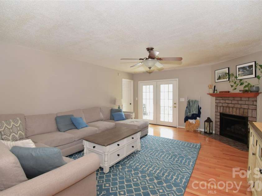 36 Cardinal Lane, Candler, NC 28715.  MLS# CAR4414046, YatesRealty ID 44055. 
