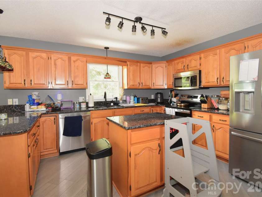 36 Cardinal Lane, Candler, NC 28715.  MLS# CAR4414046, YatesRealty ID 44055. 