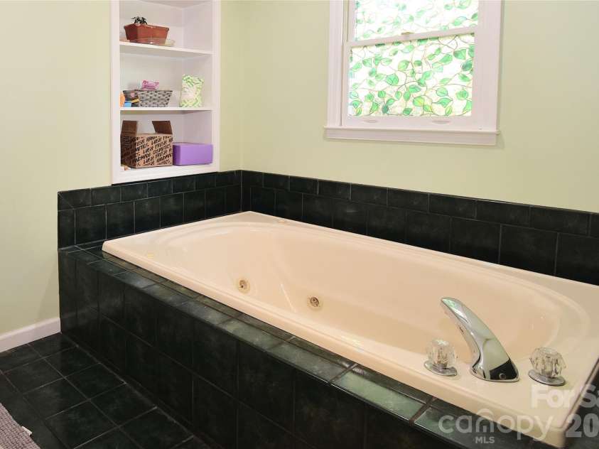 36 Cardinal Lane, Candler, NC 28715.  MLS# CAR4414046, YatesRealty ID 44055. 