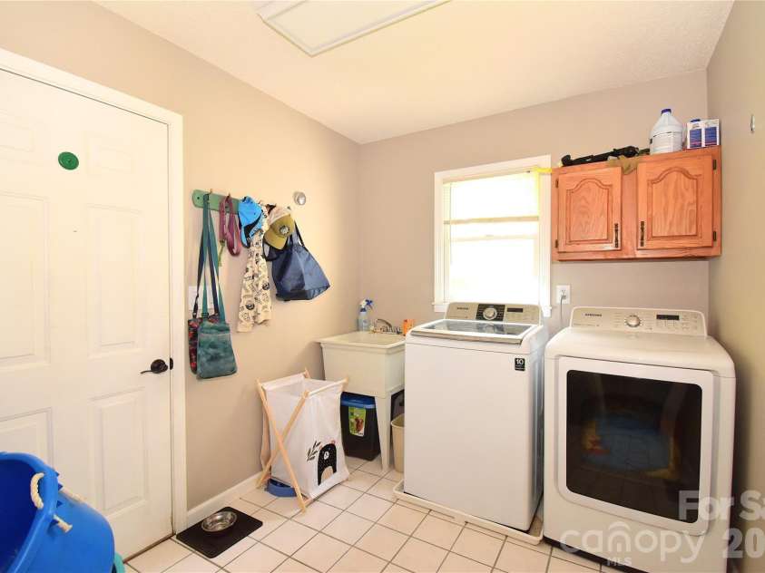 36 Cardinal Lane, Candler, NC 28715.  MLS# CAR4414046, YatesRealty ID 44055. 