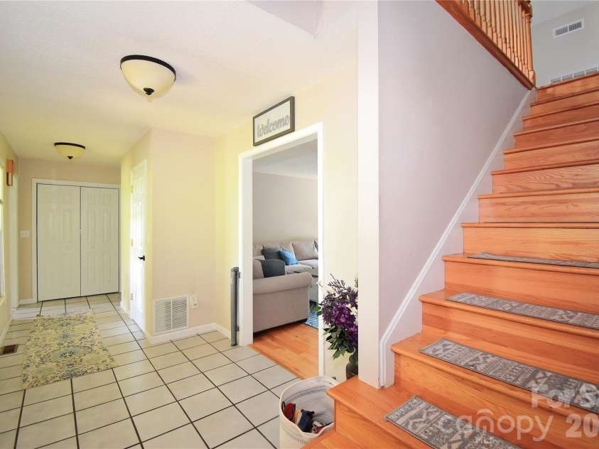 36 Cardinal Lane, Candler, NC 28715.  MLS# CAR4414046, YatesRealty ID 44055. 