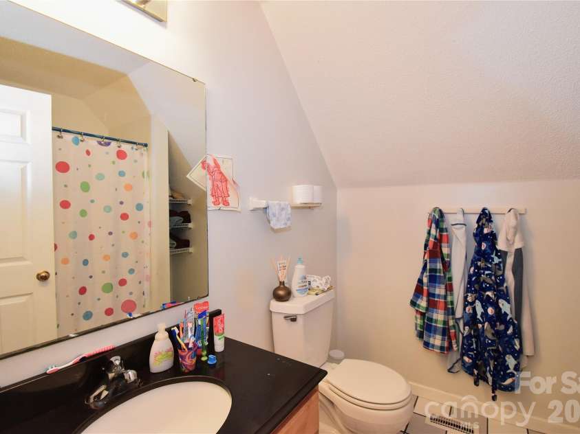 36 Cardinal Lane, Candler, NC 28715.  MLS# CAR4414046, YatesRealty ID 44055. 