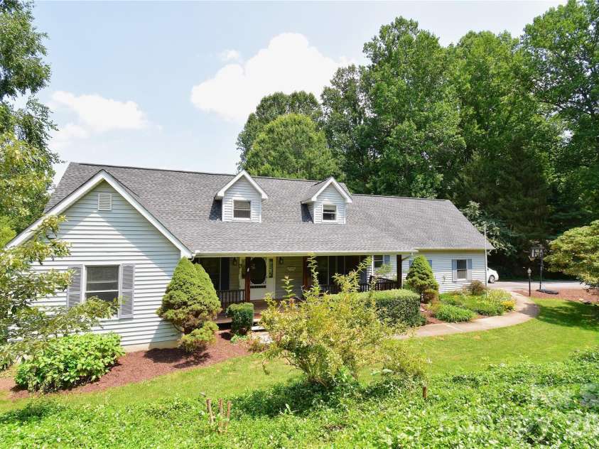 36 Cardinal Lane, Candler, NC 28715.  MLS# CAR4414046, YatesRealty ID 44055. 