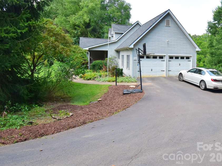 36 Cardinal Lane, Candler, NC 28715.  MLS# CAR4414046, YatesRealty ID 44055. 