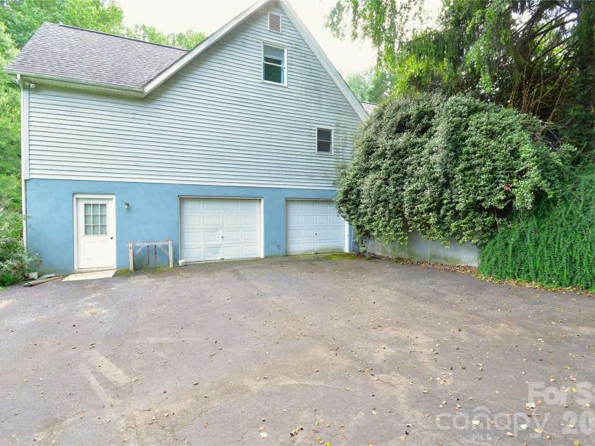 36 Cardinal Lane, Candler, NC 28715.  MLS# CAR4414046, YatesRealty ID 44055. 