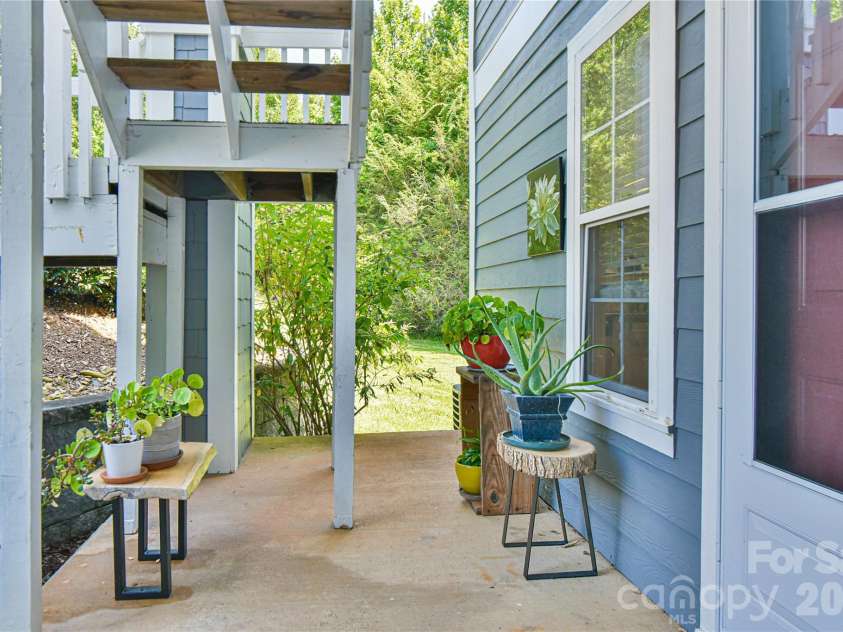 4201 Marble Way, Asheville, NC 28806.  MLS# CAR4412484, YatesRealty ID 44058. 