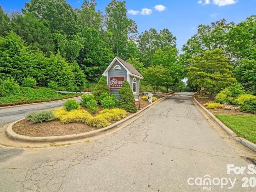 4201 Marble Way, Asheville, NC 28806.  MLS# CAR4412484, YatesRealty ID 44058. 