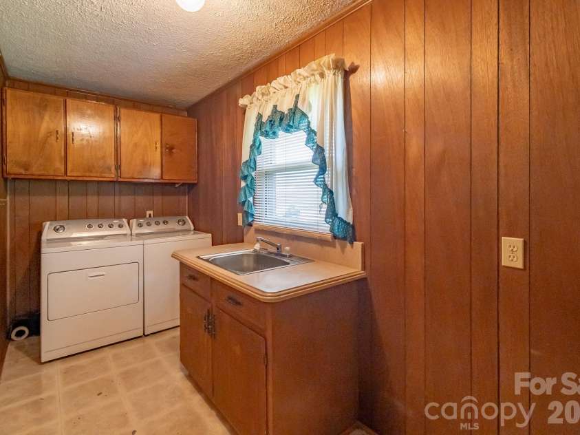 6426 Deep Springs Road, Marshville, NC 28103.  MLS# CAR4412694, YatesRealty ID 44059. 
