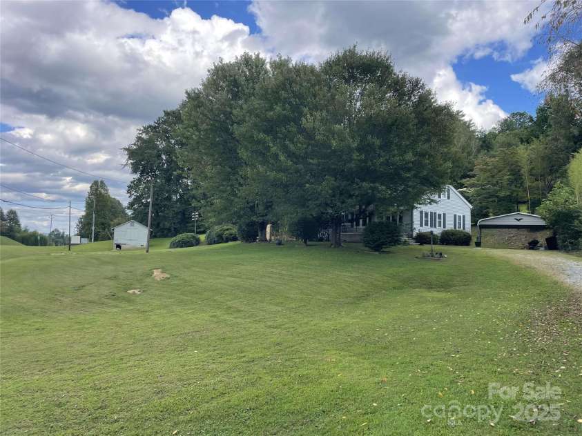 21 Byrd Lane, Brevard, NC 28712.  MLS# CAR4302808, YatesRealty ID 4406. 