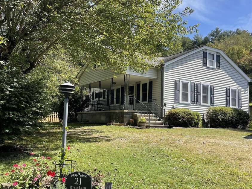 21 Byrd Lane, Brevard, NC 28712.  MLS# CAR4302808, YatesRealty ID 4406. 