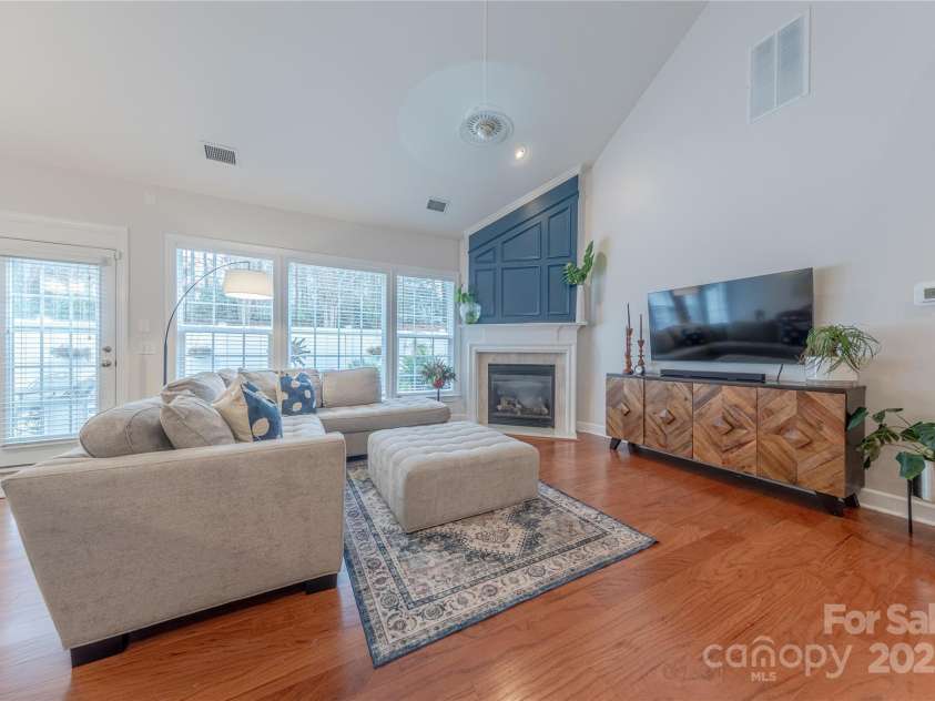 8127 Oratorio Place, Charlotte, NC 28270.  MLS# CAR4332630, YatesRealty ID 4406. 