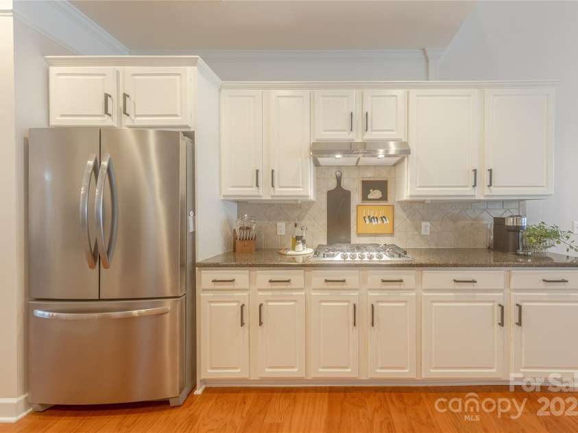 8127 Oratorio Place, Charlotte, NC 28270.  MLS# CAR4332630, YatesRealty ID 4406. 