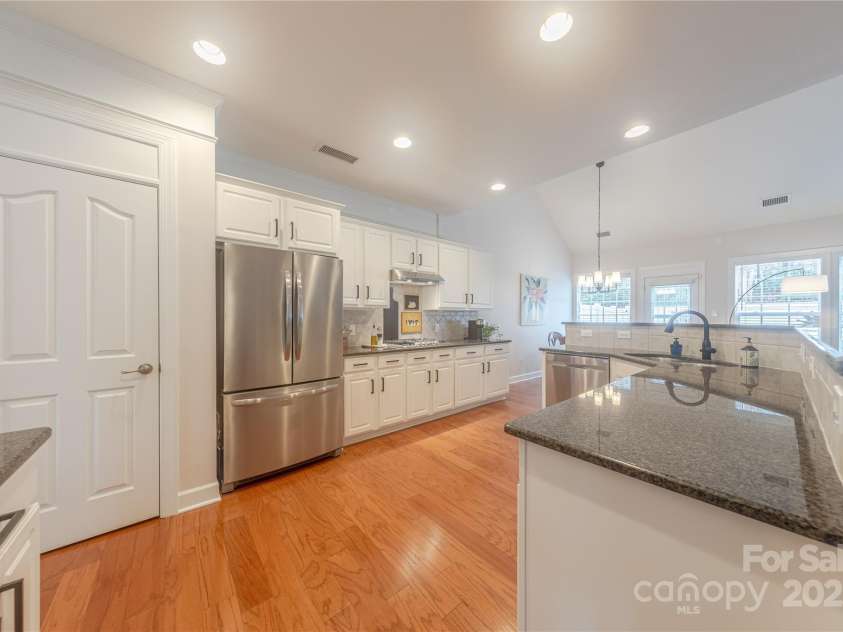 8127 Oratorio Place, Charlotte, NC 28270.  MLS# CAR4332630, YatesRealty ID 4406. 