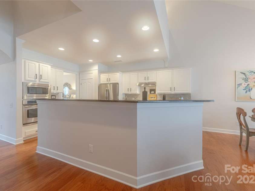 8127 Oratorio Place, Charlotte, NC 28270.  MLS# CAR4332630, YatesRealty ID 4406. 