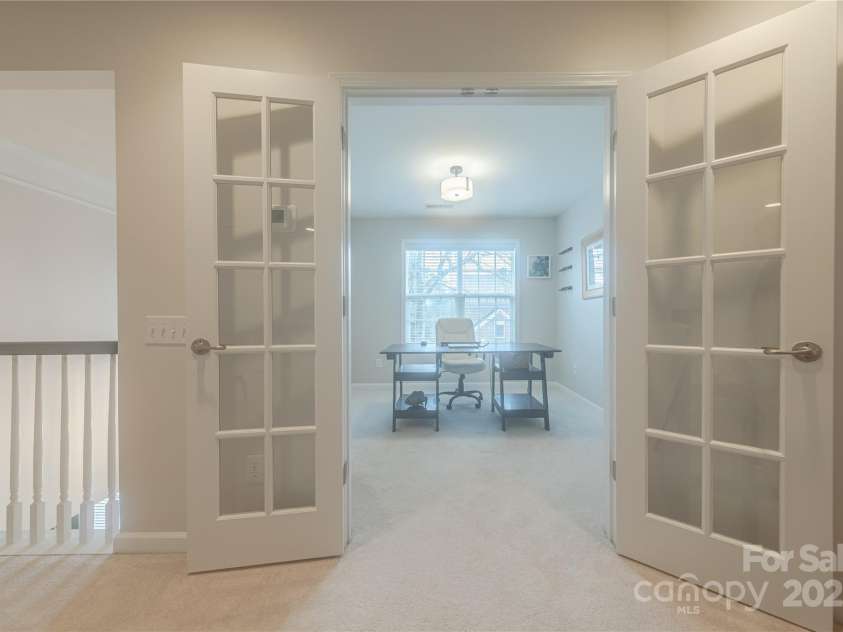 8127 Oratorio Place, Charlotte, NC 28270.  MLS# CAR4332630, YatesRealty ID 4406. 