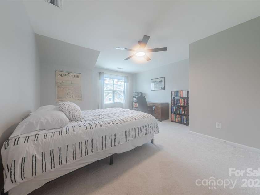 8127 Oratorio Place, Charlotte, NC 28270.  MLS# CAR4332630, YatesRealty ID 4406. 