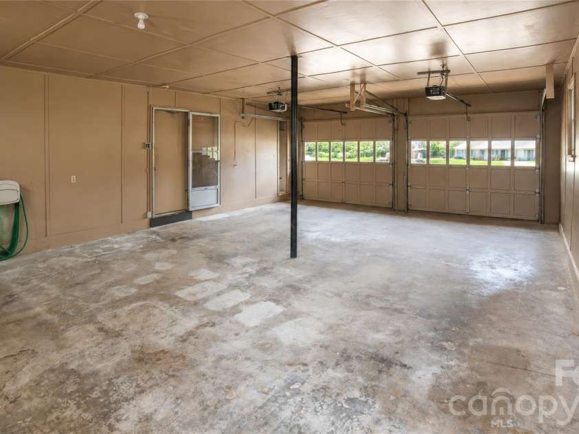 201 Woodlawn Drive, Morganton, NC 28655.  MLS# CAR4414420, YatesRealty ID 44061. Large Garage