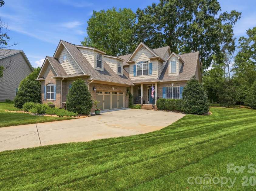 8330 Bourgess Court, Fort Mill, SC 29707.  MLS# CAR4408358, YatesRealty ID 44063. 