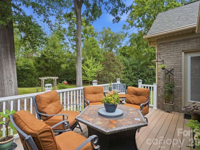 8330 Bourgess Court, Fort Mill, SC 29707.  MLS# CAR4408358, YatesRealty ID 44063. 