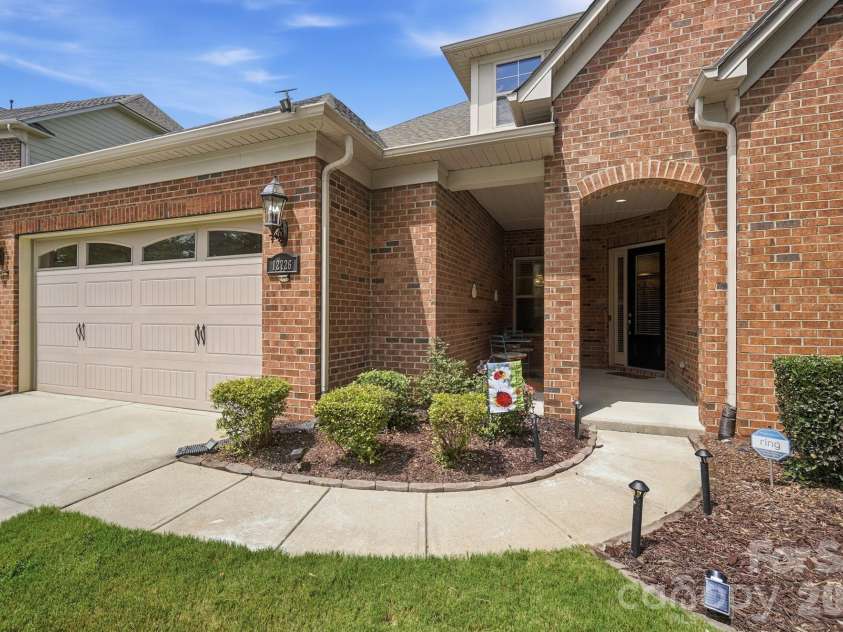 12726 Rusty Blackbird Way, Charlotte, NC 28278.  MLS# CAR4409710, YatesRealty ID 44064. 