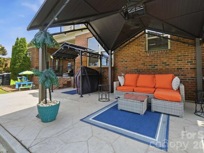12726 Rusty Blackbird Way, Charlotte, NC 28278.  MLS# CAR4409710, YatesRealty ID 44064. Backyard 3