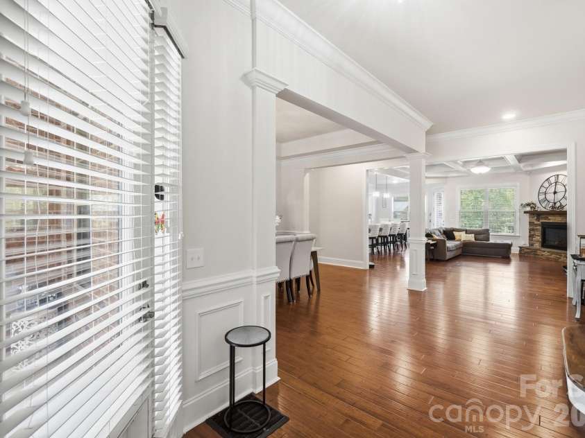 12726 Rusty Blackbird Way, Charlotte, NC 28278.  MLS# CAR4409710, YatesRealty ID 44064. Foyer