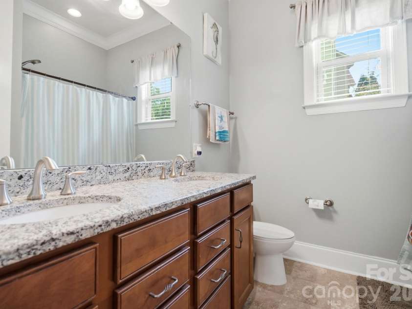 12726 Rusty Blackbird Way, Charlotte, NC 28278.  MLS# CAR4409710, YatesRealty ID 44064. Full Bathroom-Main Level