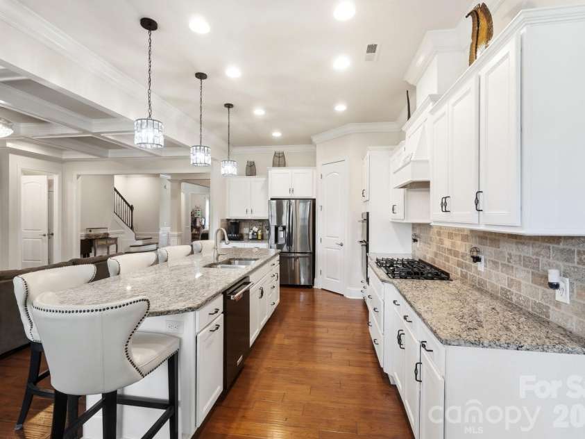 12726 Rusty Blackbird Way, Charlotte, NC 28278.  MLS# CAR4409710, YatesRealty ID 44064. Kitchen 1