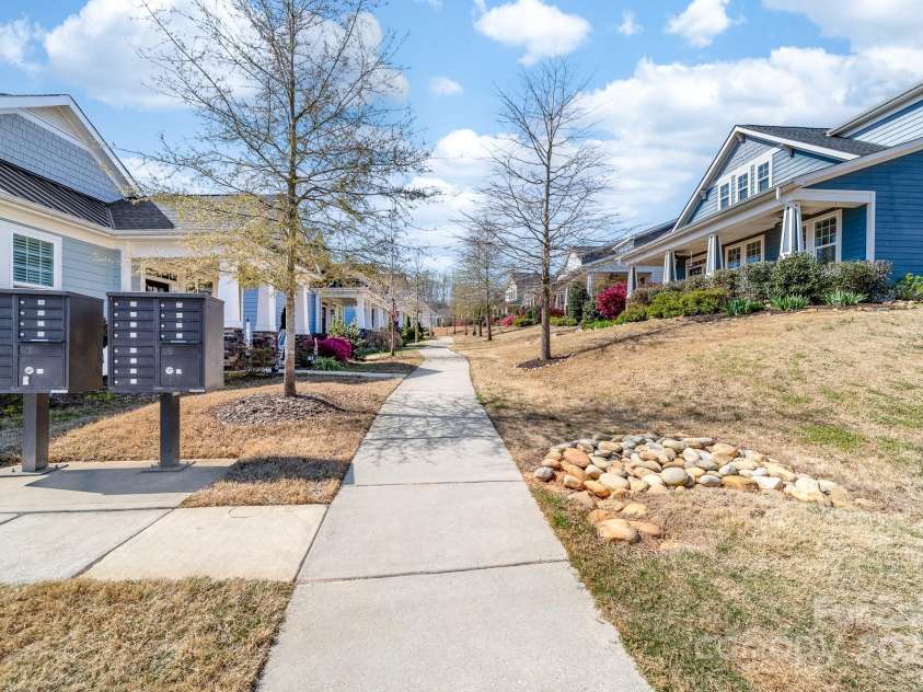 120 Keats Alley, Cramerton, NC 28032.  MLS# CAR4237764, YatesRealty ID 4407. Enjoy the benefits and charm of a pocket community!