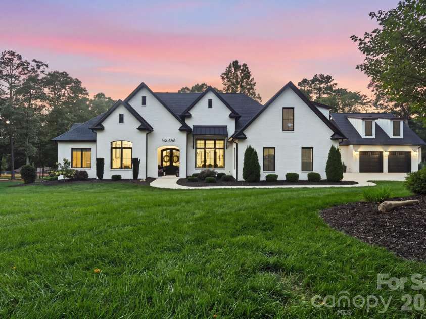 4761 Glen Hollow Lane, Hickory, NC 28601.  MLS# CAR4410689, YatesRealty ID 44071. 