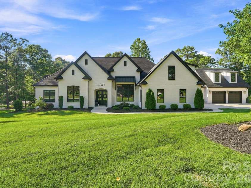 4761 Glen Hollow Lane, Hickory, NC 28601.  MLS# CAR4410689, YatesRealty ID 44071. 