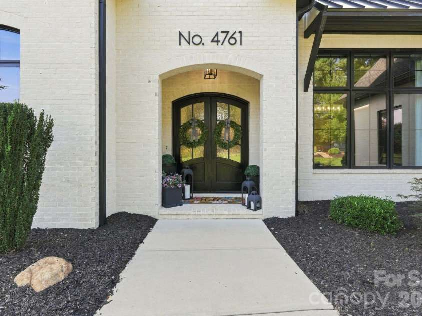 4761 Glen Hollow Lane, Hickory, NC 28601.  MLS# CAR4410689, YatesRealty ID 44071. 
