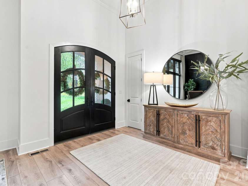 4761 Glen Hollow Lane, Hickory, NC 28601.  MLS# CAR4410689, YatesRealty ID 44071. 