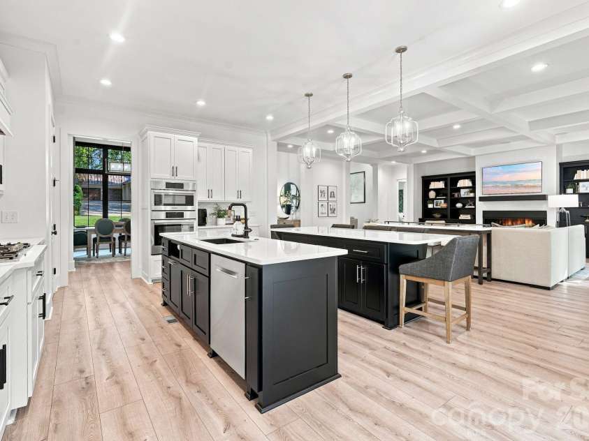 4761 Glen Hollow Lane, Hickory, NC 28601.  MLS# CAR4410689, YatesRealty ID 44071. 
